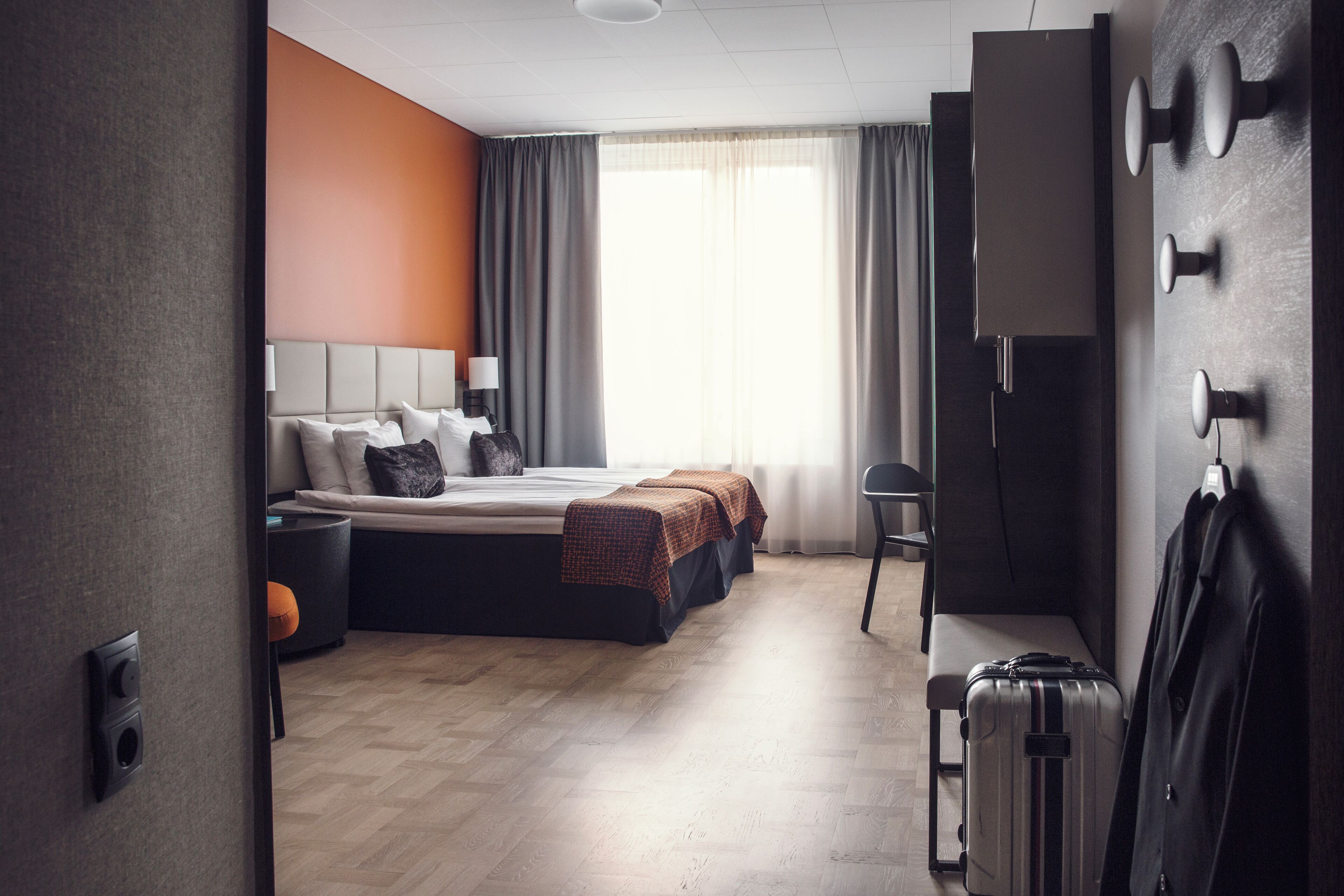 Standard Twin Room, Accessible, Non Smoking | Iron/ironing board, cots/infant beds, WiFi, bed sheets