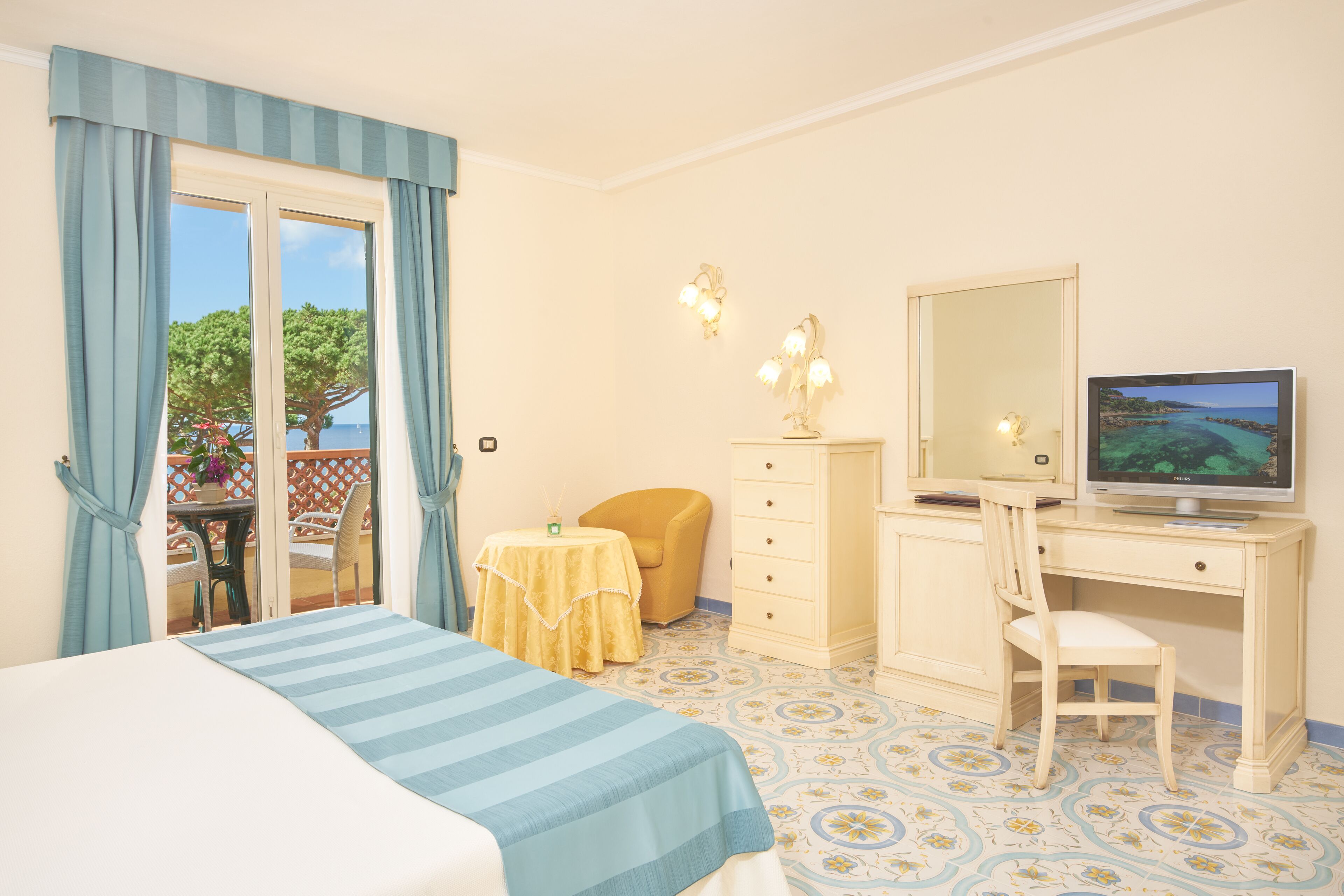 1 bedroom, minibar, in-room safe, desk