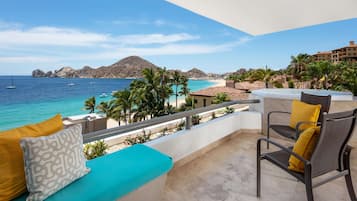 One Bedroom Executive Ocean View | Premium bedding, pillow-top beds, in-room safe, individually decorated