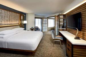 防过敏的被褥、加厚床垫、办公桌、熨斗/熨衣板