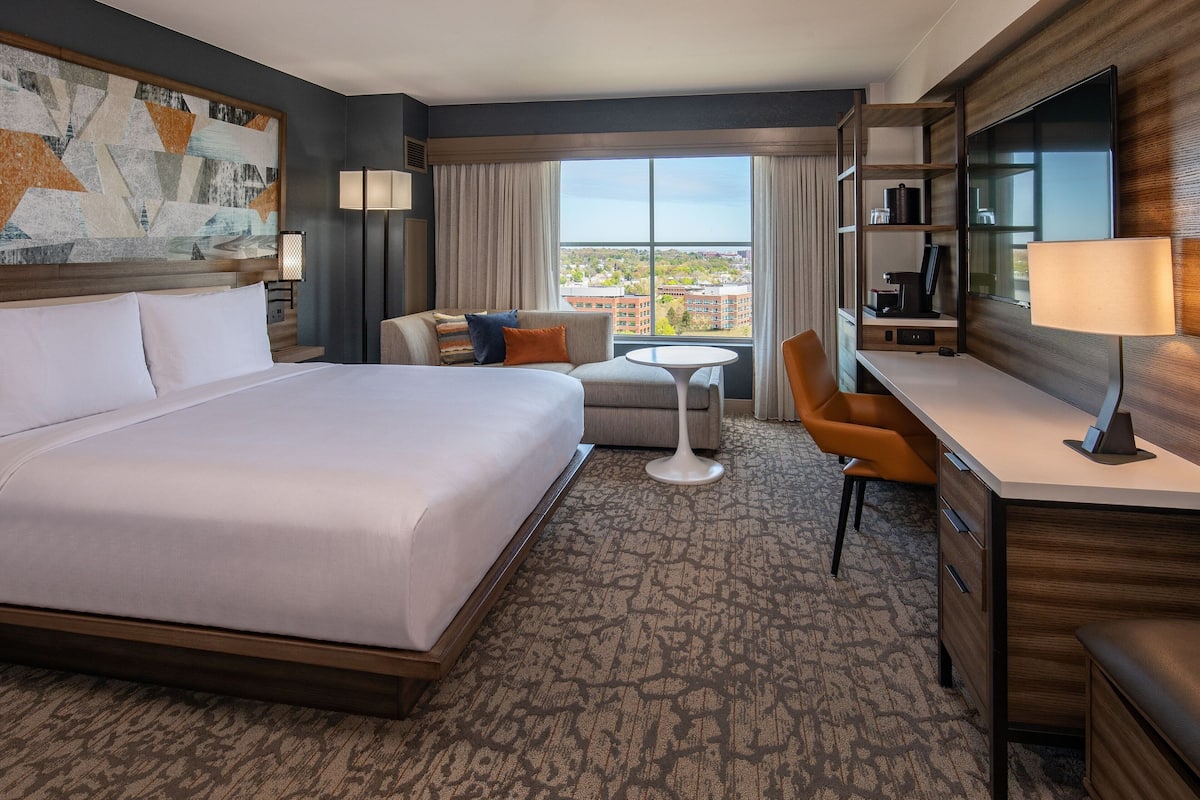 Hypo-allergenic bedding, pillowtop beds, desk, laptop workspace