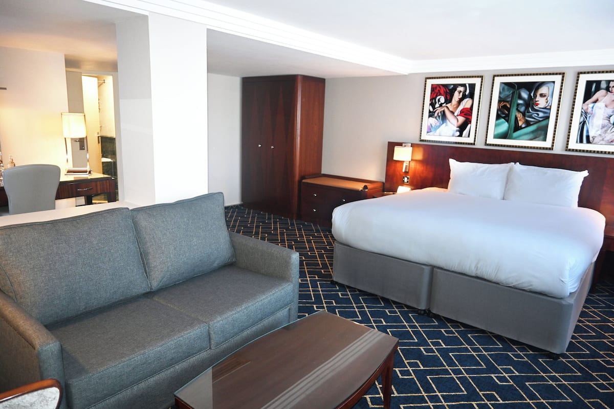 In-room safe, desk, laptop workspace, blackout drapes