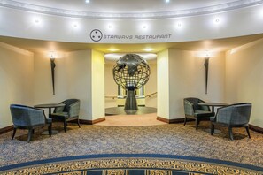 2 Restaurants, FrĂŒhstĂŒck, Mittagessen, Abendessen, britische KĂŒche