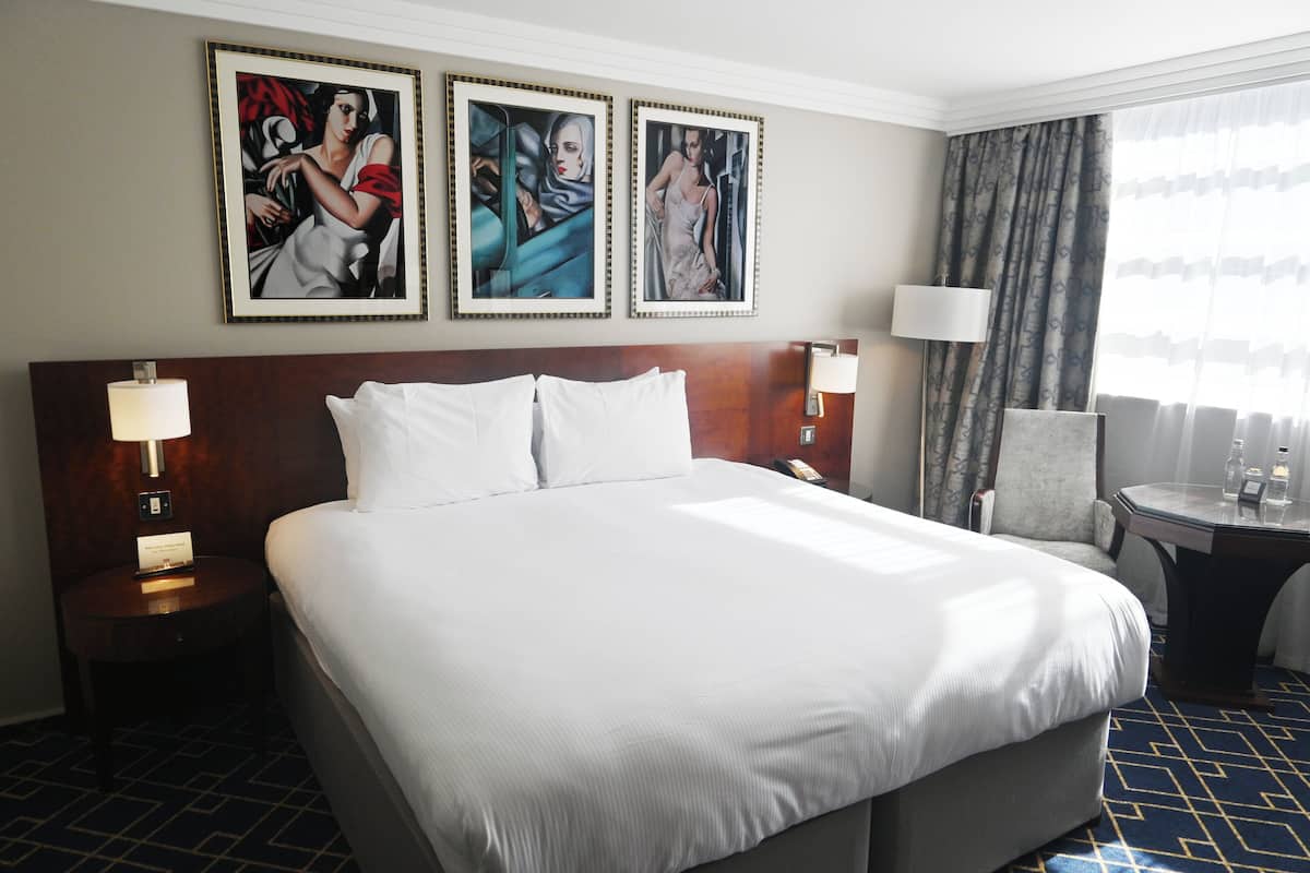 In-room safe, desk, laptop workspace, blackout drapes