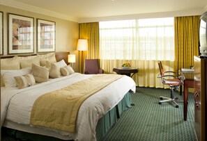 Premium Room, 1 King Bed | In-room safe, desk, laptop workspace, blackout drapes
