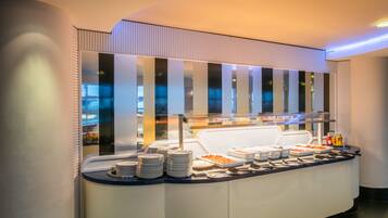 Daily buffet breakfast (GBP 17.95 per person)