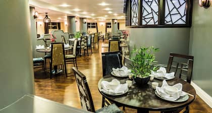 Crowne Plaza Liverpool - John Lennon Airport by IHG