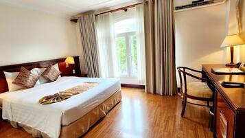 Superior First Wing | Premium bedding, minibar, in-room safe, desk