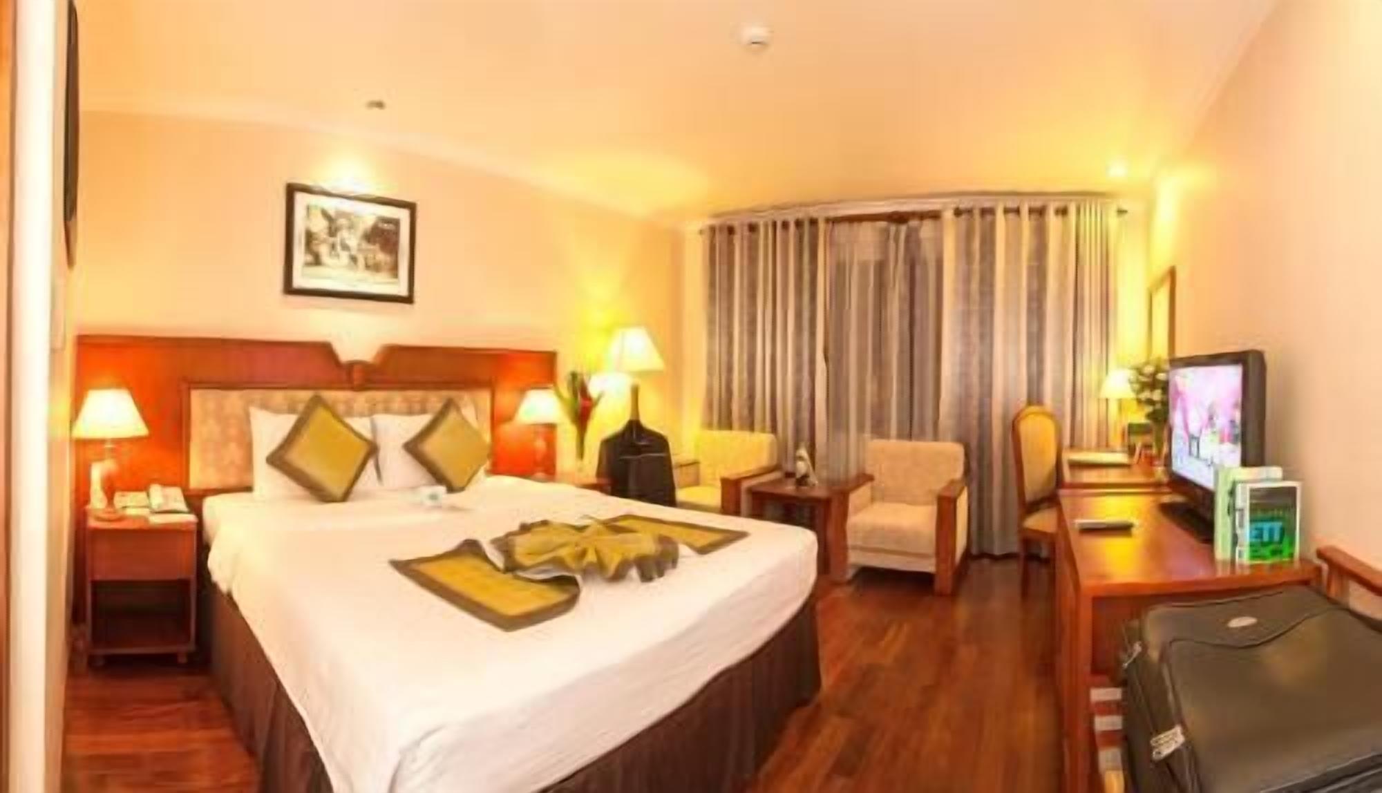 Premium bedding, minibar, in-room safe, desk