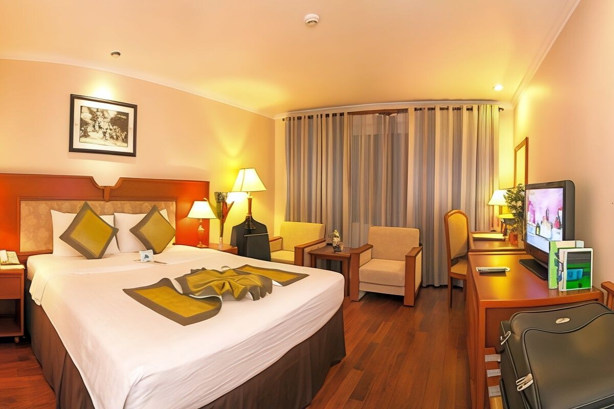 Premium bedding, minibar, in-room safe, desk