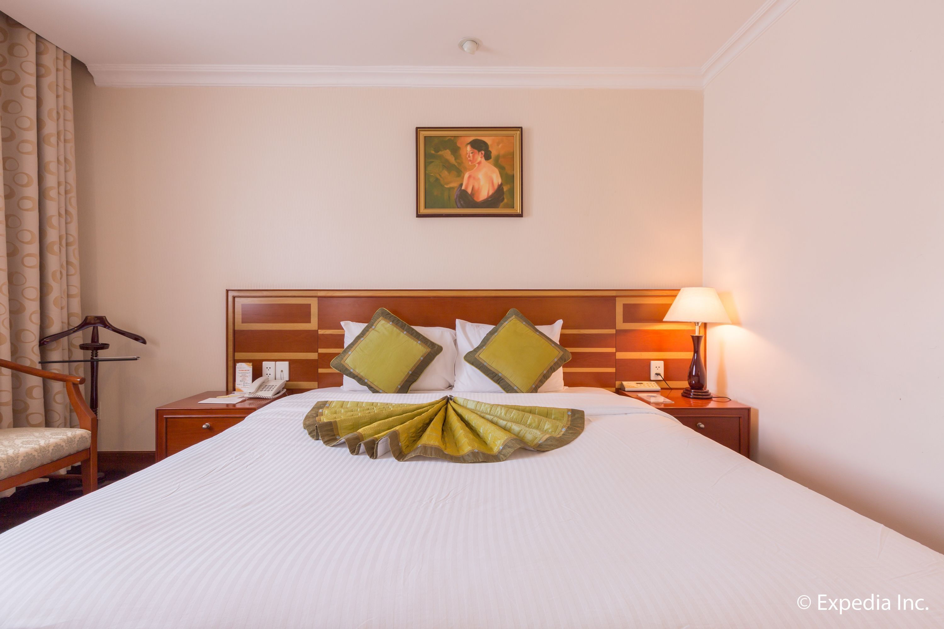 Premium bedding, minibar, in-room safe, desk