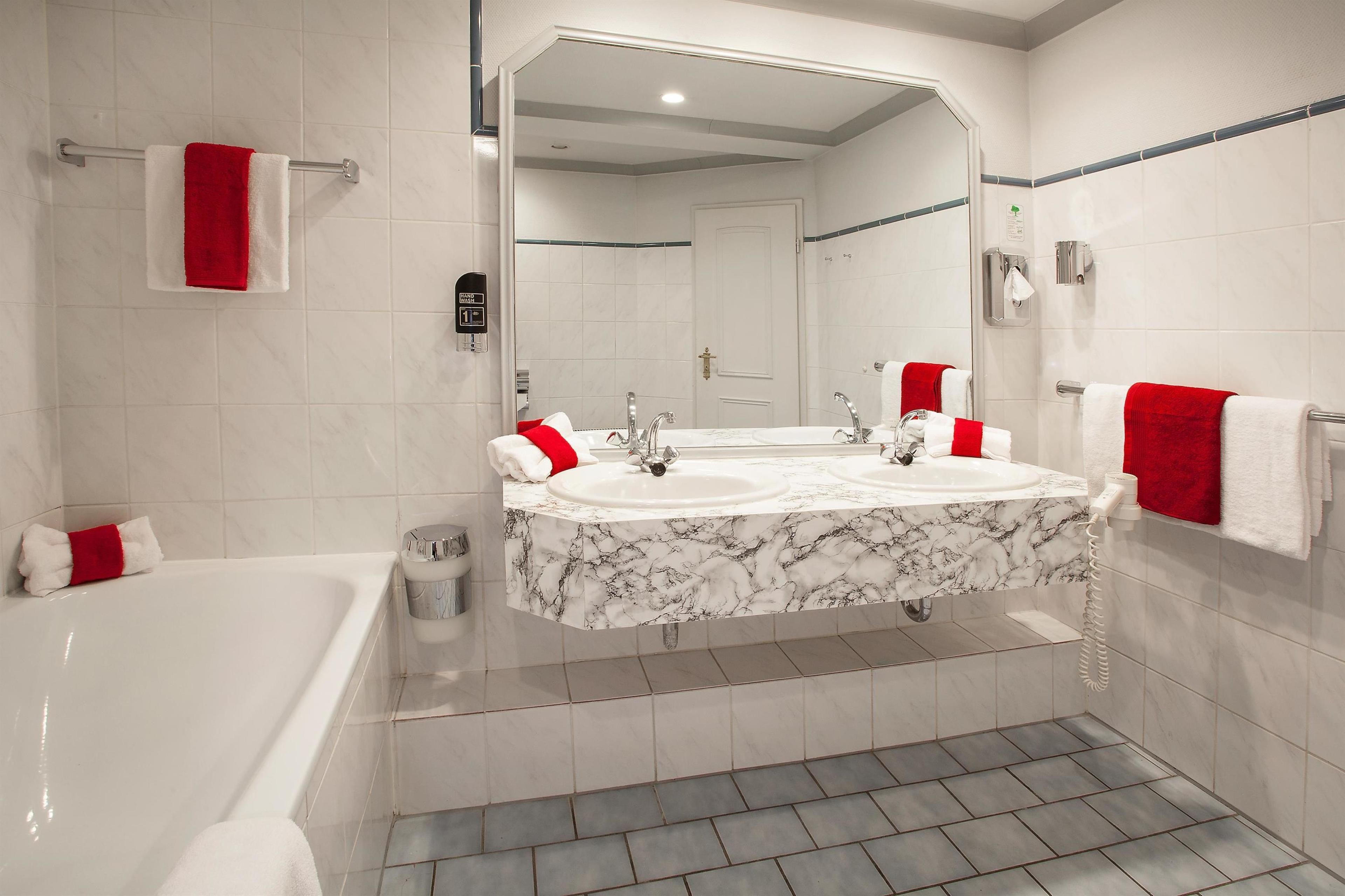 Photo - INA Hotel Royal