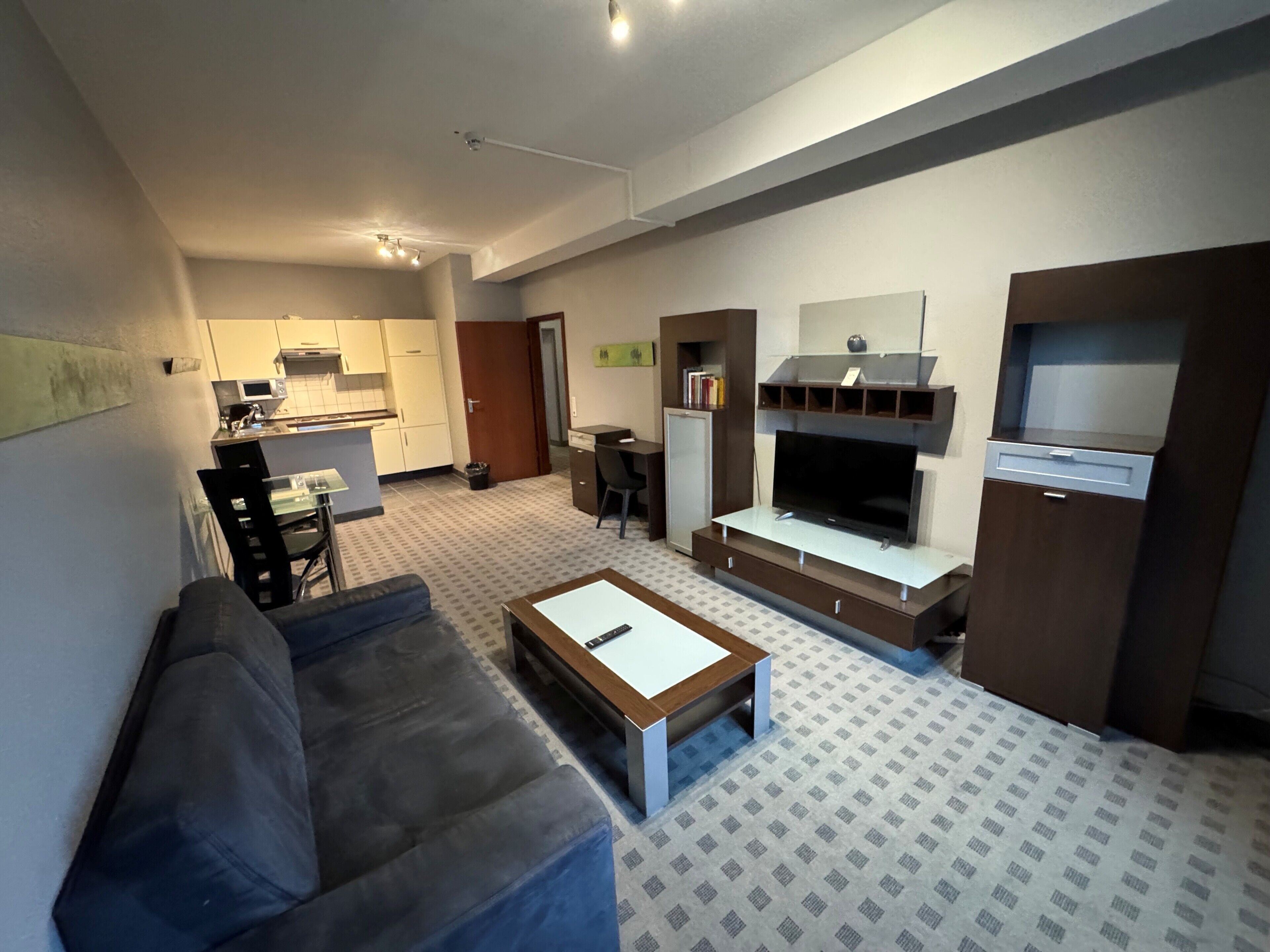 Komfort Studio XL | Hypo-allergenic bedding, in-room safe, individually decorated