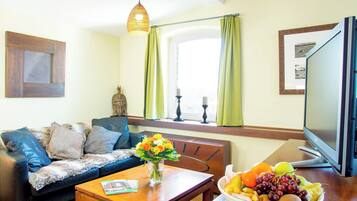 Suite (with Sauna) | Hypo-allergenic bedding, in-room safe, individually decorated