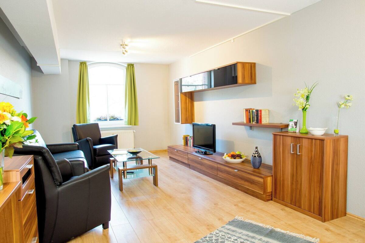 Economy Room | Hypo-allergenic bedding, in-room safe, individually decorated