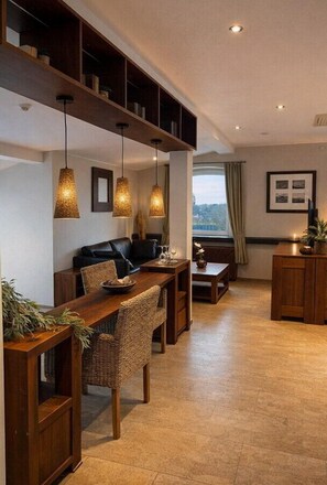 Suite (with Sauna) | In-room dining - Hotel Dampfmühle (Neukirchen-Vluyn)