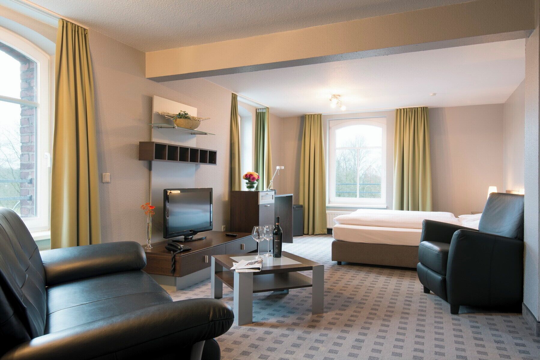 Economy Room | Hypo-allergenic bedding, in-room safe, individually decorated