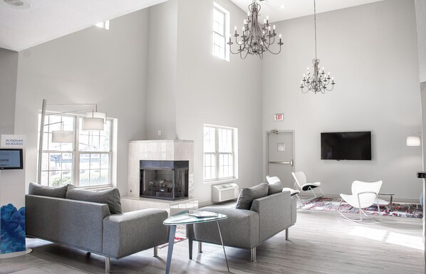 Coin salon dans le hall