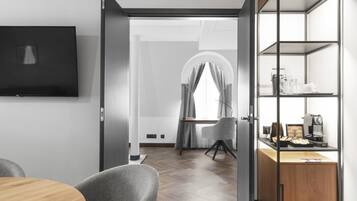 1 bedroom, in-room safe, desk, laptop workspace