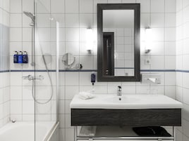 1 habitaciĂłn, caja de seguridad en la habitaciĂłn y escritorio