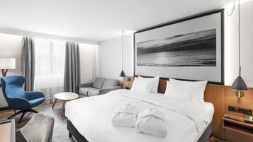 Privilege, Zimmer, 1 King-Bett und Schlafsofa | 1 Schlafzimmer, Zimmersafe, Schreibtisch, laptopgeeigneter Arbeitsplatz