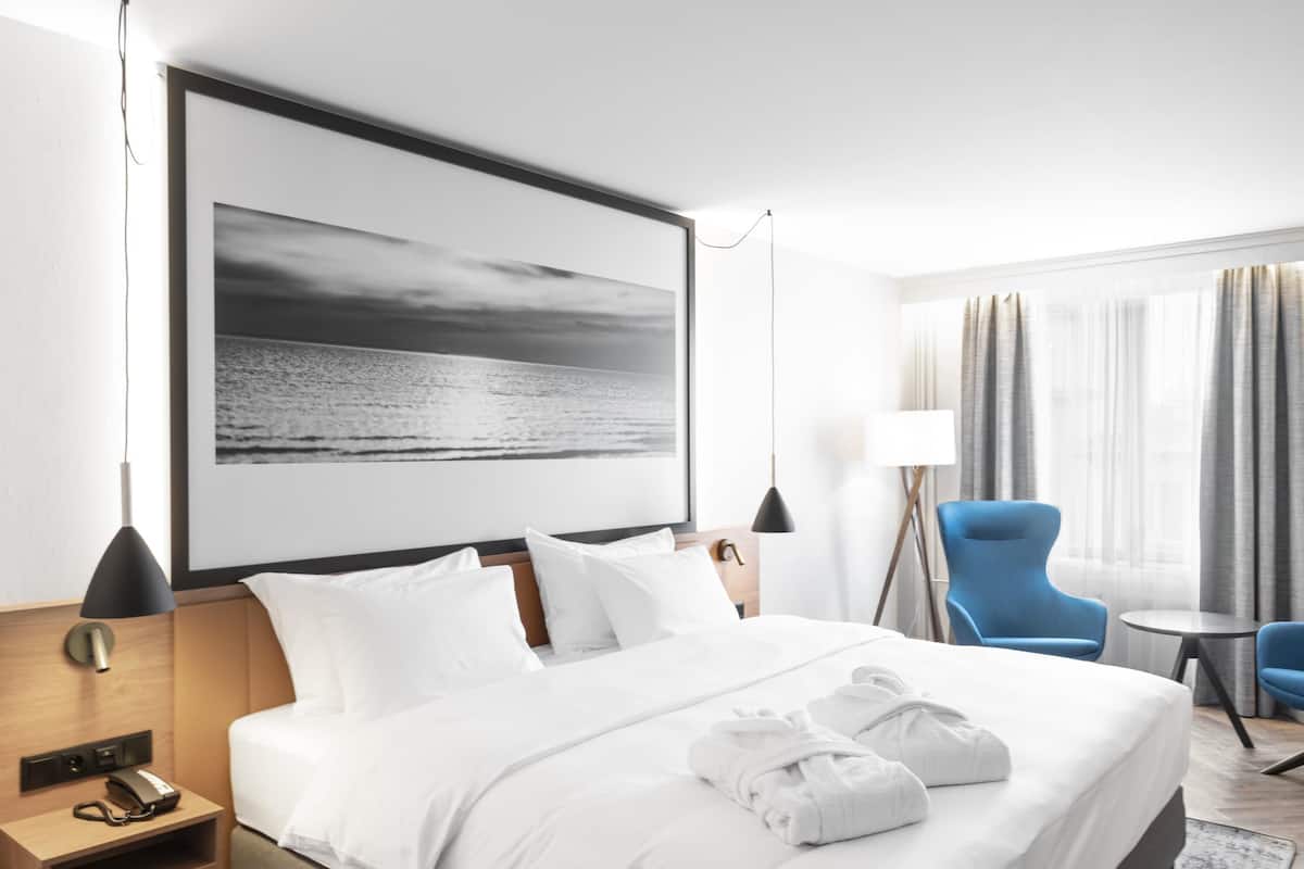 Privilege, Chambre, 1 grand lit | 1 chambre, coffres-forts dans les chambres, bureau