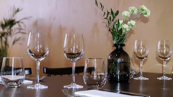 Breakfast, lunch and dinner served