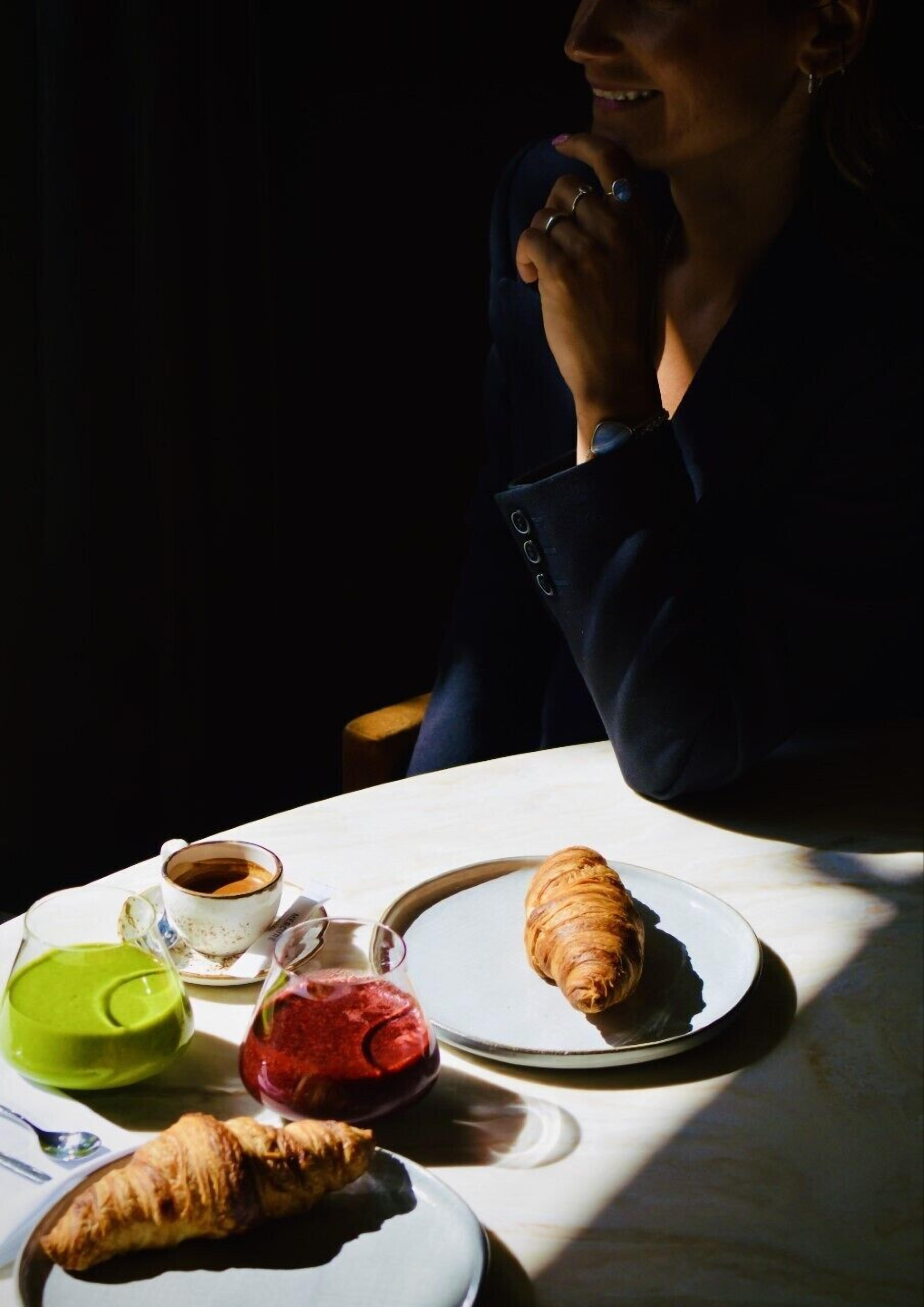 daily cooked-to-order breakfast (eur 15 per person)