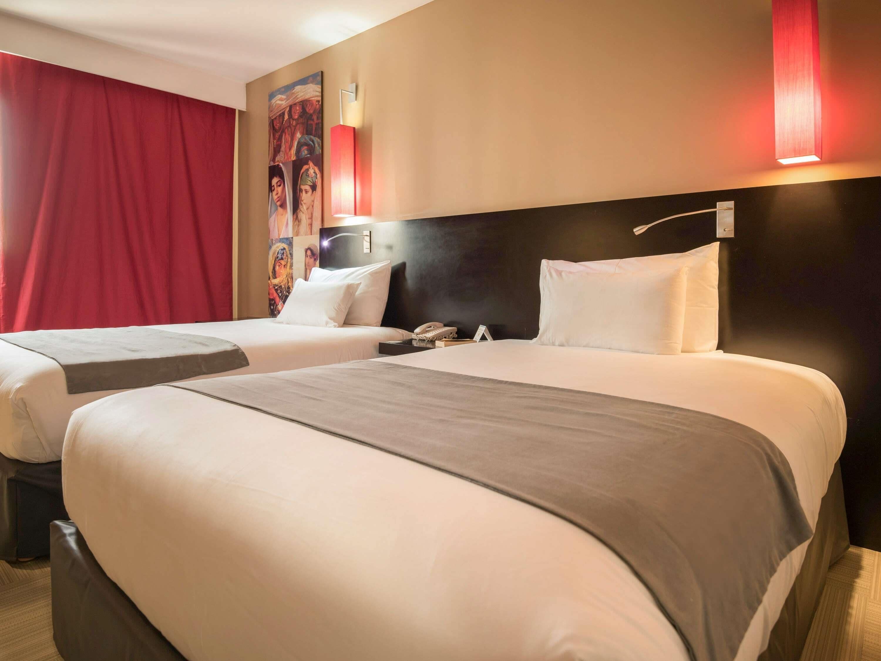 standard room, 2 single beds | in-room safe, desk, blackout curtains, soundproofing