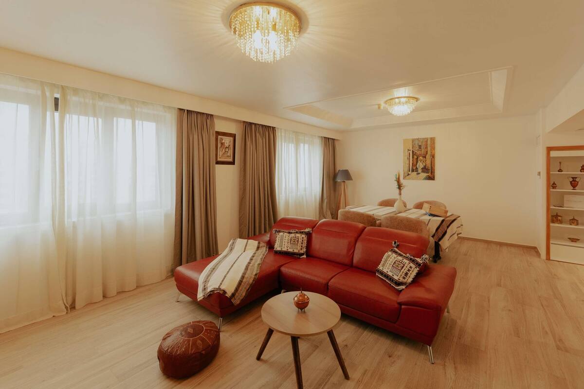 Superior Suite, 1 King Bed | In-room safe, desk, blackout drapes, soundproofing