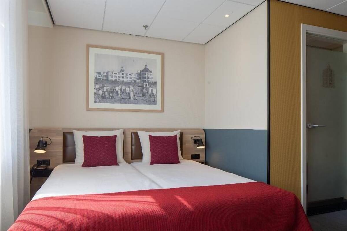 In-room safe, laptop workspace, WiFi (free), bed sheets