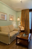 Superior Double Room | In-room safe, desk, free WiFi, bed sheets