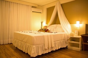 Minibar, in-room safe, desk, blackout curtains - Bristol Jangada Fortaleza Hotel (Fortaleza)
