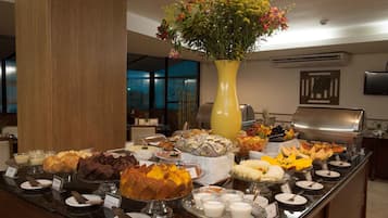 Free daily buffet breakfast