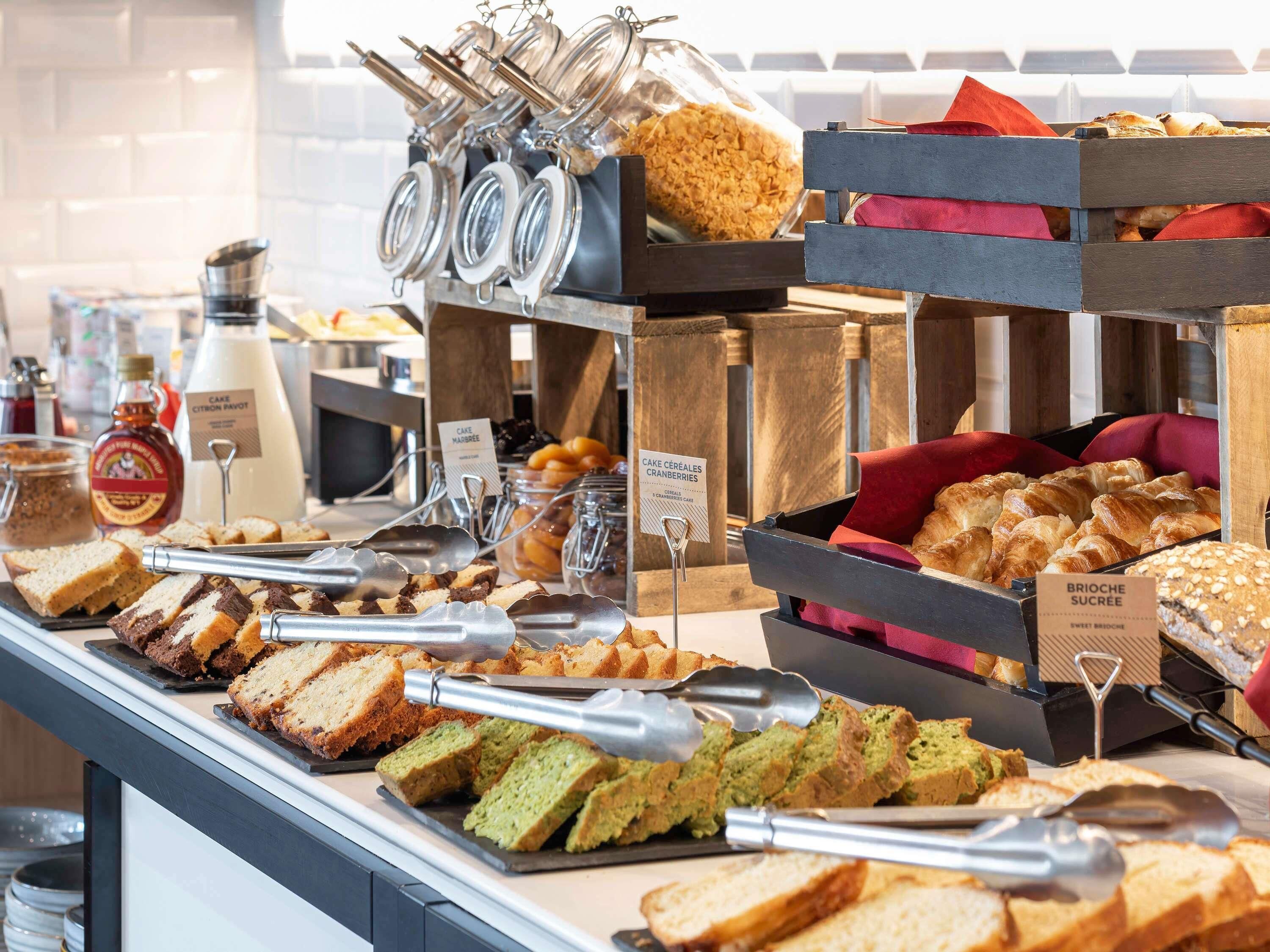 Petit déjeuner buffet servi tous les jours en supplément