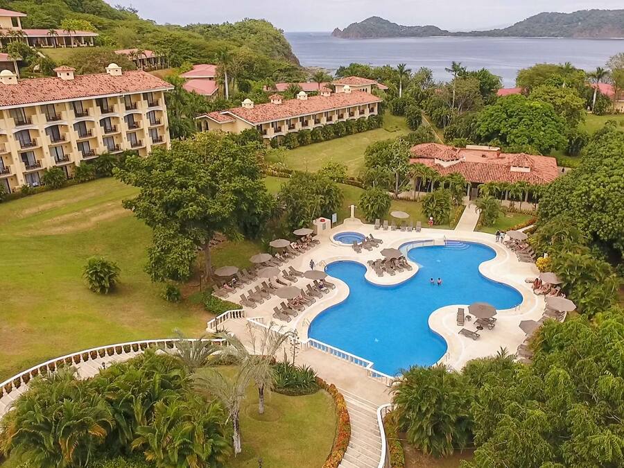 2 kolam renang outdoor