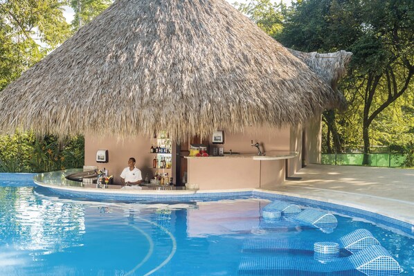 2 outdoor pools