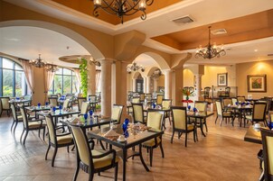 4 restaurants, breakfast served