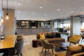 Bar (on property) - Scandic Hell (Stjordal)