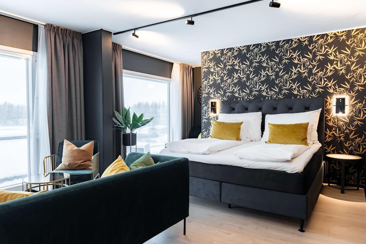 junior suite | desk, soundproofing, free wifi, bed sheets