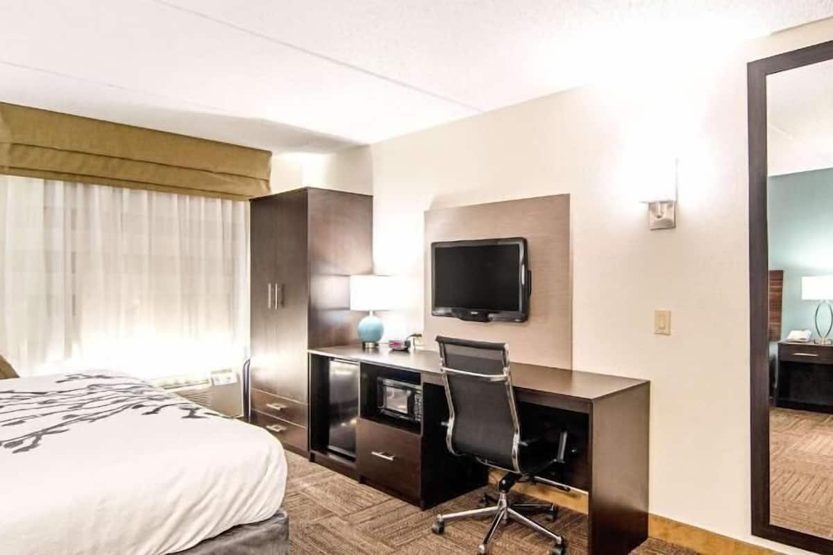 In-room safe, desk, laptop workspace, blackout drapes