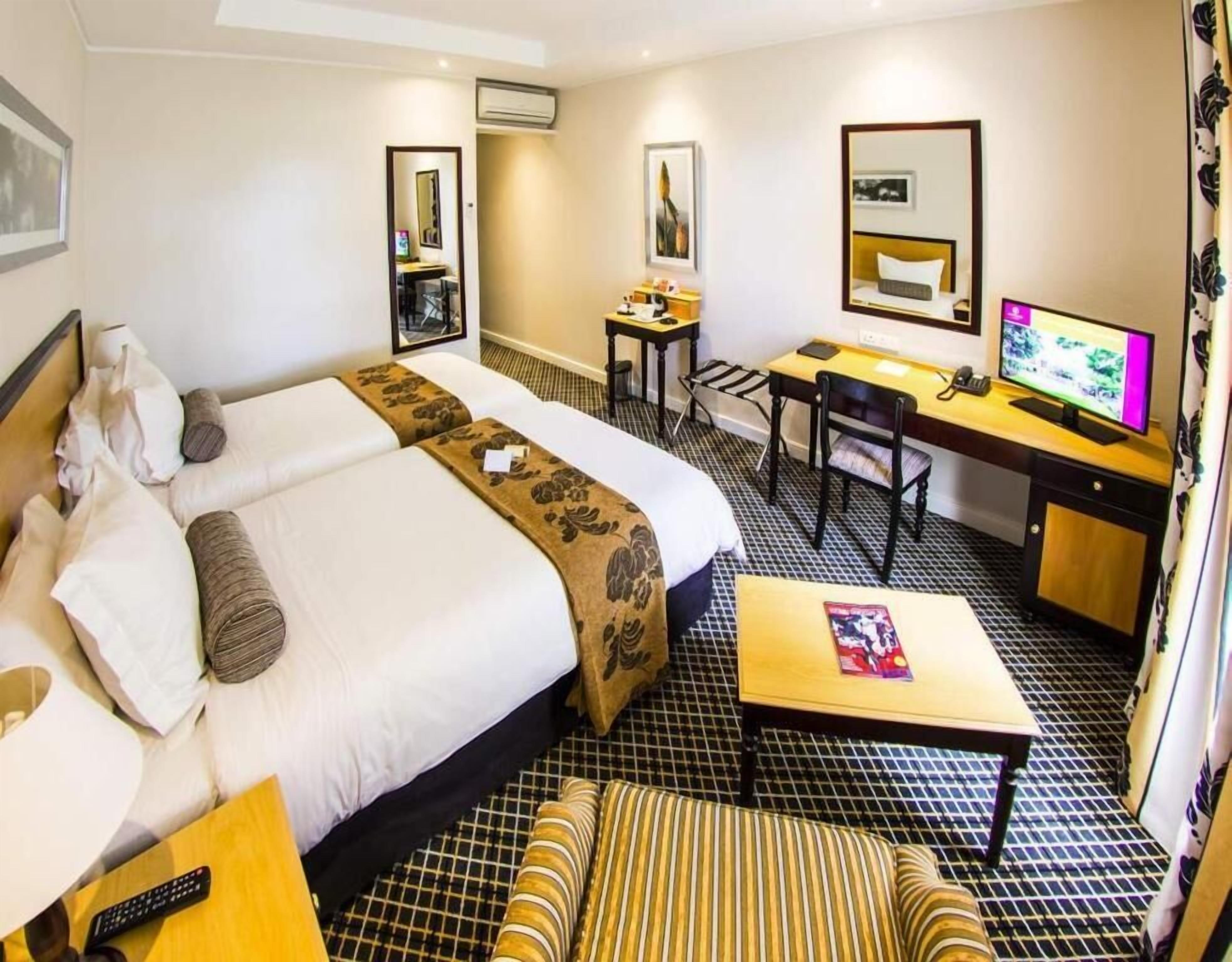 Premium bedding, in-room safe, desk, laptop workspace
