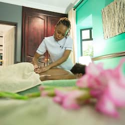 Couples treatment rooms, body treatments, hot stone massages