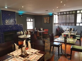 Breakfast, lunch and dinner served