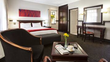 Studio Twin Suite | Hochwertige Bettwaren, Daunenbettdecken, Zimmersafe, Schreibtisch