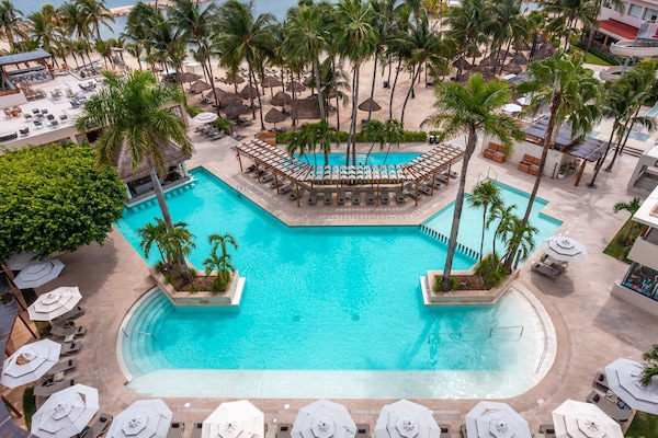 2 outdoor pools, free cabanas, pool umbrellas