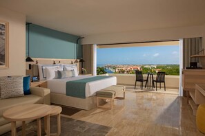 1 bedroom, free minibar, in-room safe, desk