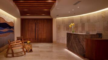 Couples treatment room(s), sauna, hot tub, steam room, body treatments