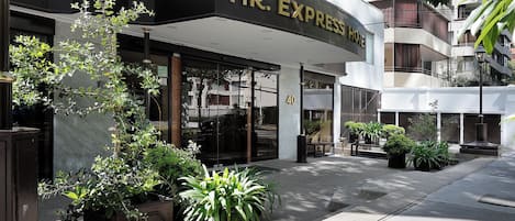 Bagian depan properti