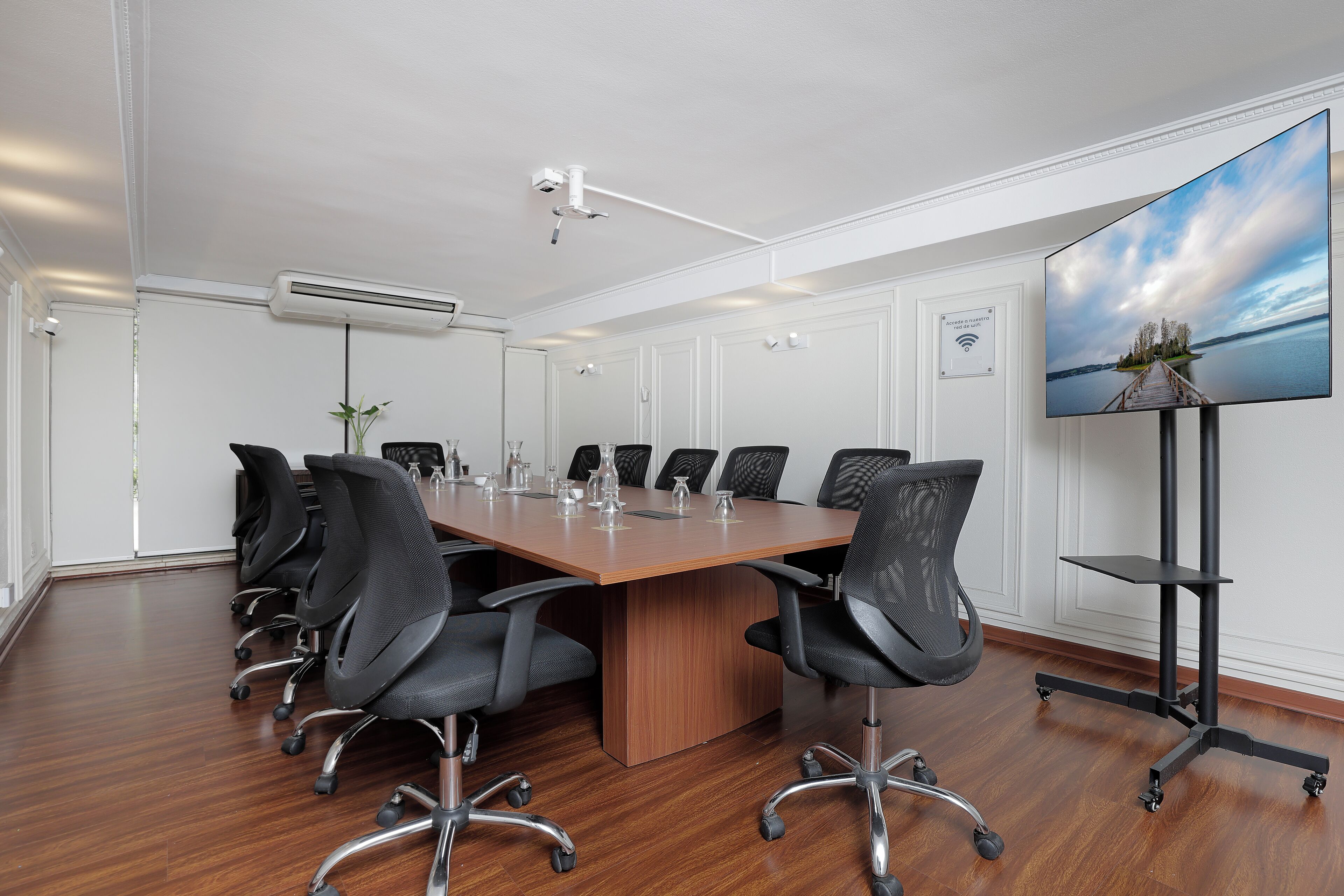 Foto - MR Express (ex Hotel Neruda Express)